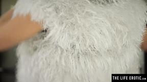 ”Horny brunette Solana plays with her delicious shaved beaver”