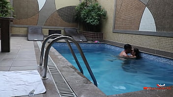 Rubens Badar� surprises Manu Fox with a bareback ride