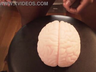 Toy Review: Mindfucker 5000 - Brain v. Dick