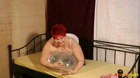 Annadevot - Played with a large balloon