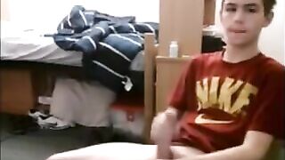 Horny teen gets down and dirty on webcam - Homo action!