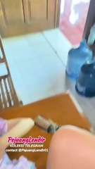 Di sikat di ruang tamu sama kang galon 3
