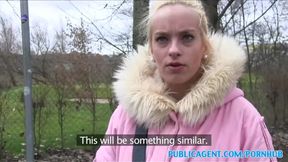 PublicSex Blonde fucked in a car