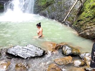 Pervert masturbates during the time that I get exposed in the river - Silvana Lee & Brian Evansx