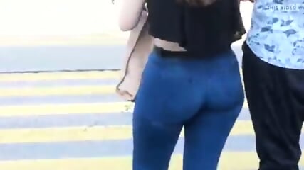 Milf mommy showing off