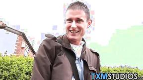 ”Smooth twinks ass pumping & spilling jizz in car threesome”