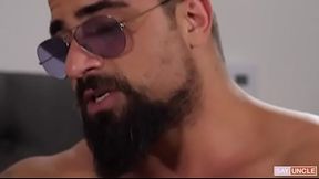 Ryan Bones fodendo filh&atilde_o