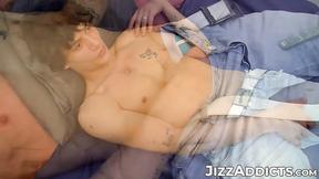 ”Straight soccer player Clark Fox jerks off his cum load & plays with his jizz”