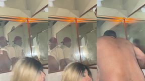 realizando o fetiche do boy fumando um cigarro e mamando a pica dele, delicia de foda