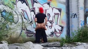 il m encule a sec dans un squat