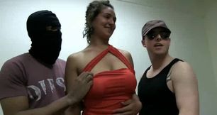 beurette salope se devolie chienne en gang bang