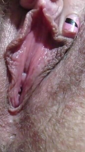 Wet cumming in HD. Big clit play & orgasm