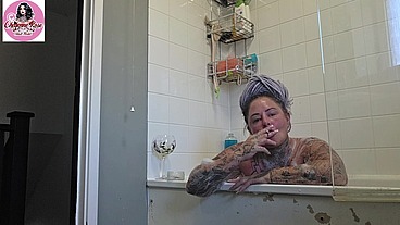 Bath time Smoking fetish