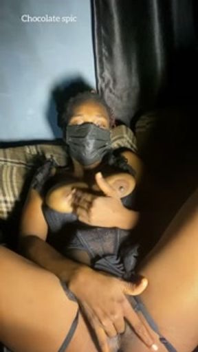 Ebony girl masturbate, enjoying herself while she morning