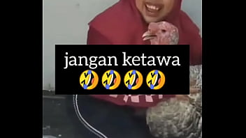 gadis gendut tertawa nafsu