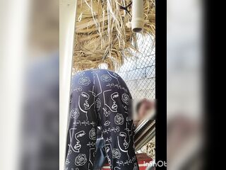 Todos salen de casa y aprovecho y me follo a mi hermanastro que descansa en la hamaca