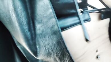 Moglie puttana in auto