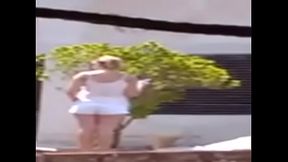 loira&ccedil_a de shortinho branco socado