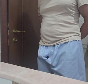 Wanking in and out before cum