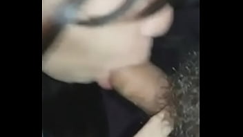 Valentina la chupa todo bien..hasta los pelos se lo come ..la maldita perrita..q riko..putita mia