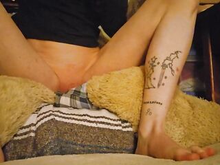 whimpering for dad to fill my goth ftm femboy cunt whilst i frot and play with my vibrator