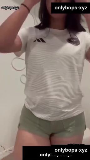 Amateur teens show off their moves on TikTok