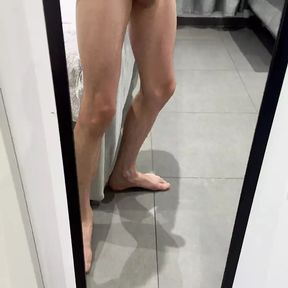 Very horny I want to cum in a big ass