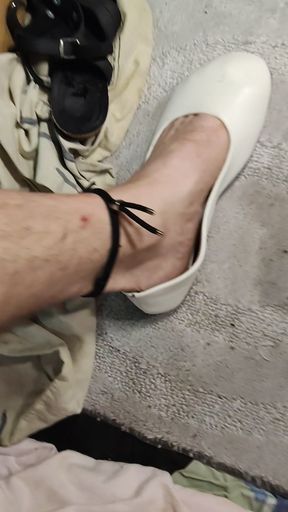 Me slutboy, womanizing my feetMaking my WOMANIZED feet and shoes real dirty