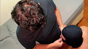FODA A TRES, SOCANDO NO CUZINHO APERTADO NO NOVINHO