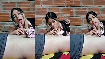 QUE RICA MAMADA LE DOY A MI VECINO