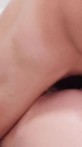 Model Superstar Carter Smith Is a Top Performer!