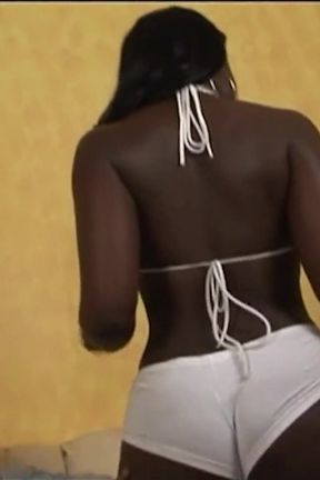 Taquilla Is One Gorgeous Babe with a Big Ass Who Spreads Her Legs for BBC