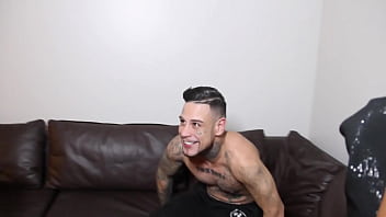 Pegando o professor de subida da hora da aula e fazendo uma brincadeira gostosa com ele parte II