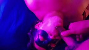 Rompe el leggins con ese co&ntilde_o grande delicioso est&aacute_ MILF si que le gusta mamar vergas y que su CORNUDO LA VEA CON UNA VERGA GRANDE EN SU BOCA Y CO&Ntilde_O