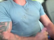 SEXY BUFF BUILDER WANKING
