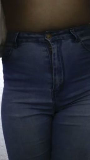 peeing my jeans, I’m so horny that I wet my jeans with my delicious warm pee.