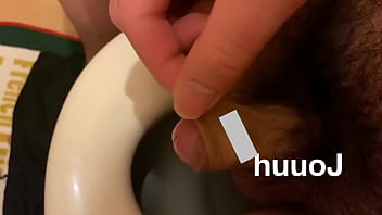 [個人撮影]素人 日本人男性が大量におしっこする！！