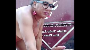 Sentado gostoso no pauzao do magr&atilde_o pintor