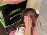 Arcade slut gets face fucked