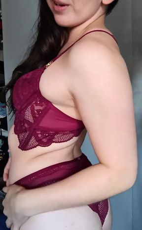 Amateur Petite Girl Lingerie Try-on