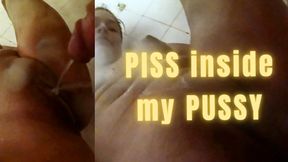 Golden Shower: Piss inside my Pussy ????