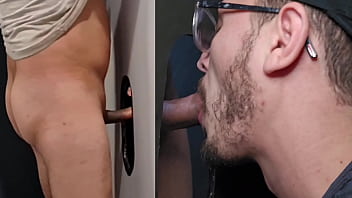 Namorado hetero do pau lindo soltou 5 jatadas de porra na minha boca no GloryHole!!!