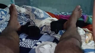 Indisk tjej tar kuk från rumpa till mun