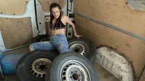 I'm stuck under the tires wmv