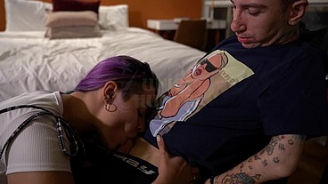 Mamei o cadeirante na cadeira e depois levei ele no colo pra cama pra sentar nesse safado