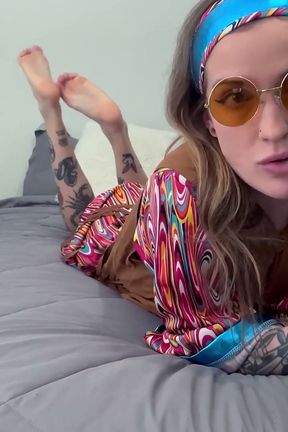 Sutton's Groovy '60s Foot Worship 4K POV Sole Devotion Awaits!