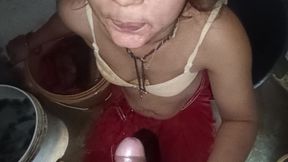 Neighbor sister-in-law peebed in the mouth and sister-in-law drank with pleasure, drink in mouth, all the water on the sister-in-law, come on girl body