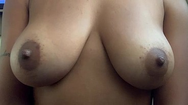 Mis pechos naturales en tu cara - Nati Camargo
