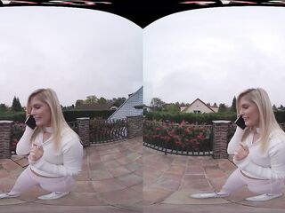 FuckPassVR - Lustful golden-haired Candee Licious implores for her constricted rectal hole stretched around knob