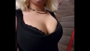 The bounce of the boob - don'_t run too fast